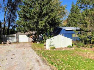 3398 Barnett Ln, Bay City, MI 48706