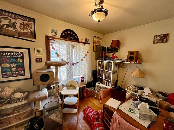 5th image of 4422 N Oakland Ave #3