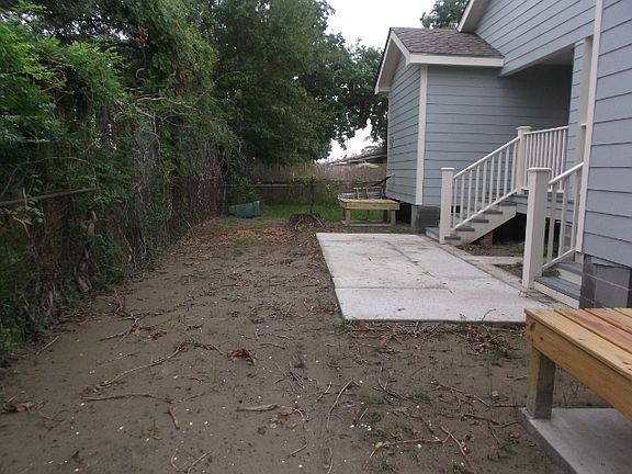 3rd image of 906 Gulf Dr