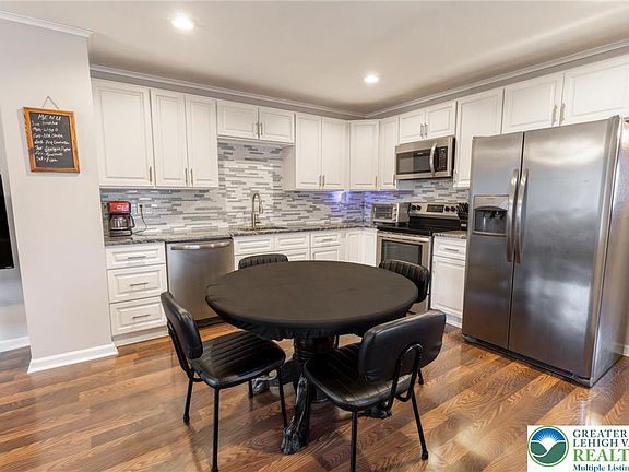 4th image of 134 Avenue A