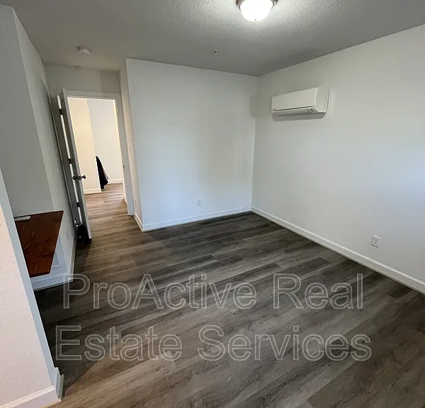 4323 Pinter Ln — Photo 8