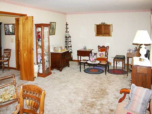 Spacious Living Room.