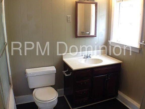 3rd image of 10205 Warwick Blvd #B