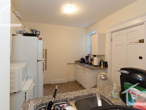 3rd image of 322 Saint Paul St #Re1b