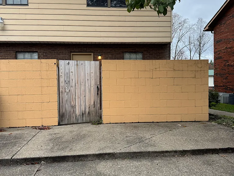8 Garden Ln #C — Photo 4