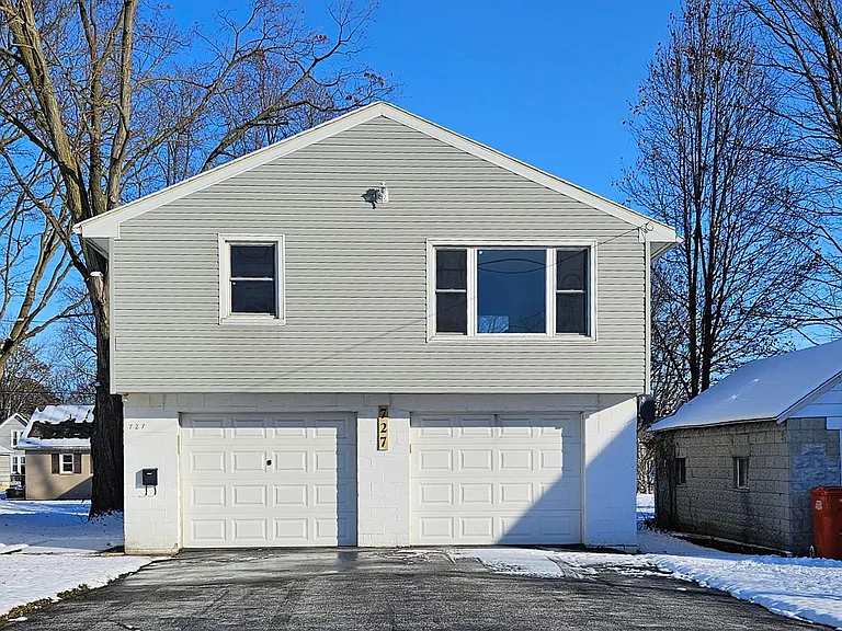 727 Dayton Ave — Photo 1