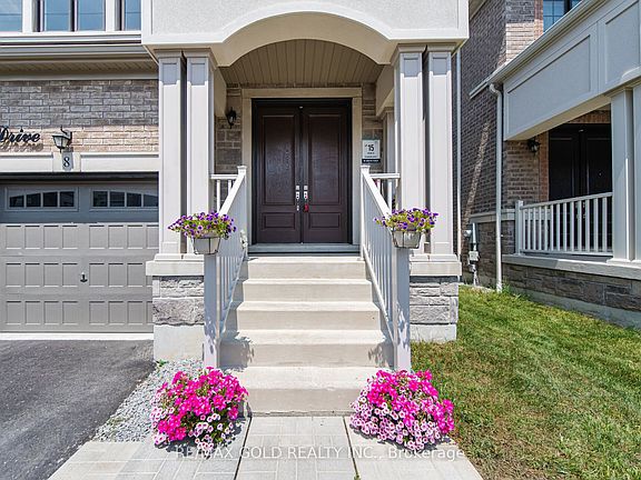 3rd image of 8 Huggins Dr
