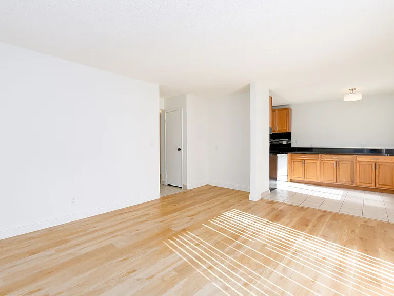 4606 Neil Rd #185 — Photo 1