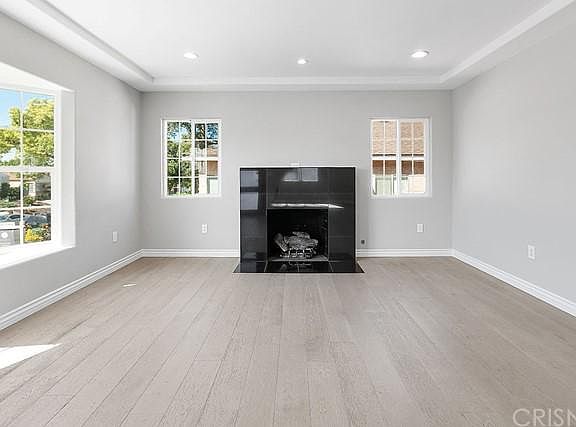 5th image of 3931 W 58th Pl