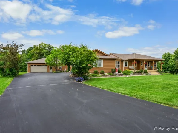 28 Tomahawk Trl, Oswego, IL 60543