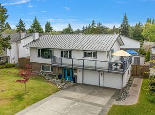 1645 San Juan Ave, Saanich, BC V8N 5G2