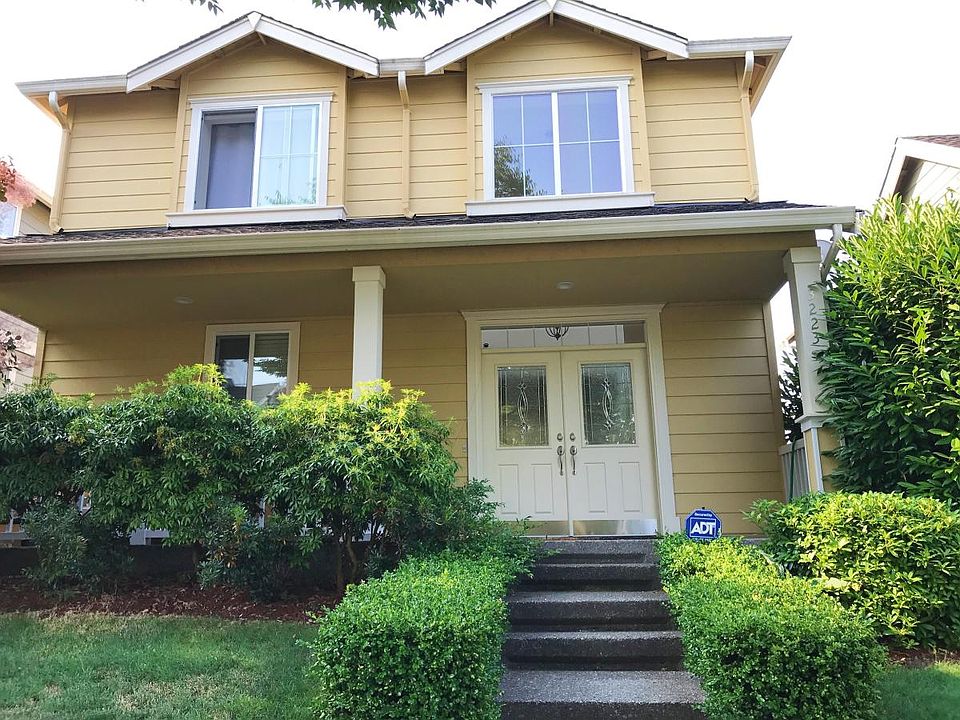 1st image of 3223 NE Marquette Way