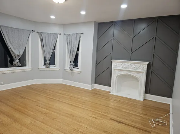 7725 S Essex Ave APT 2, Chicago, IL 60649