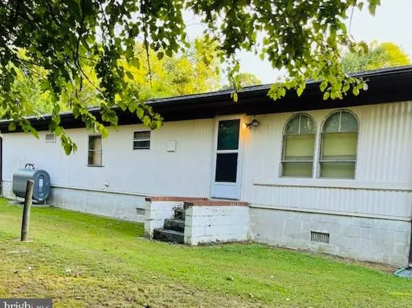 37910 Enfield Ln, Coltons Point, MD 20626