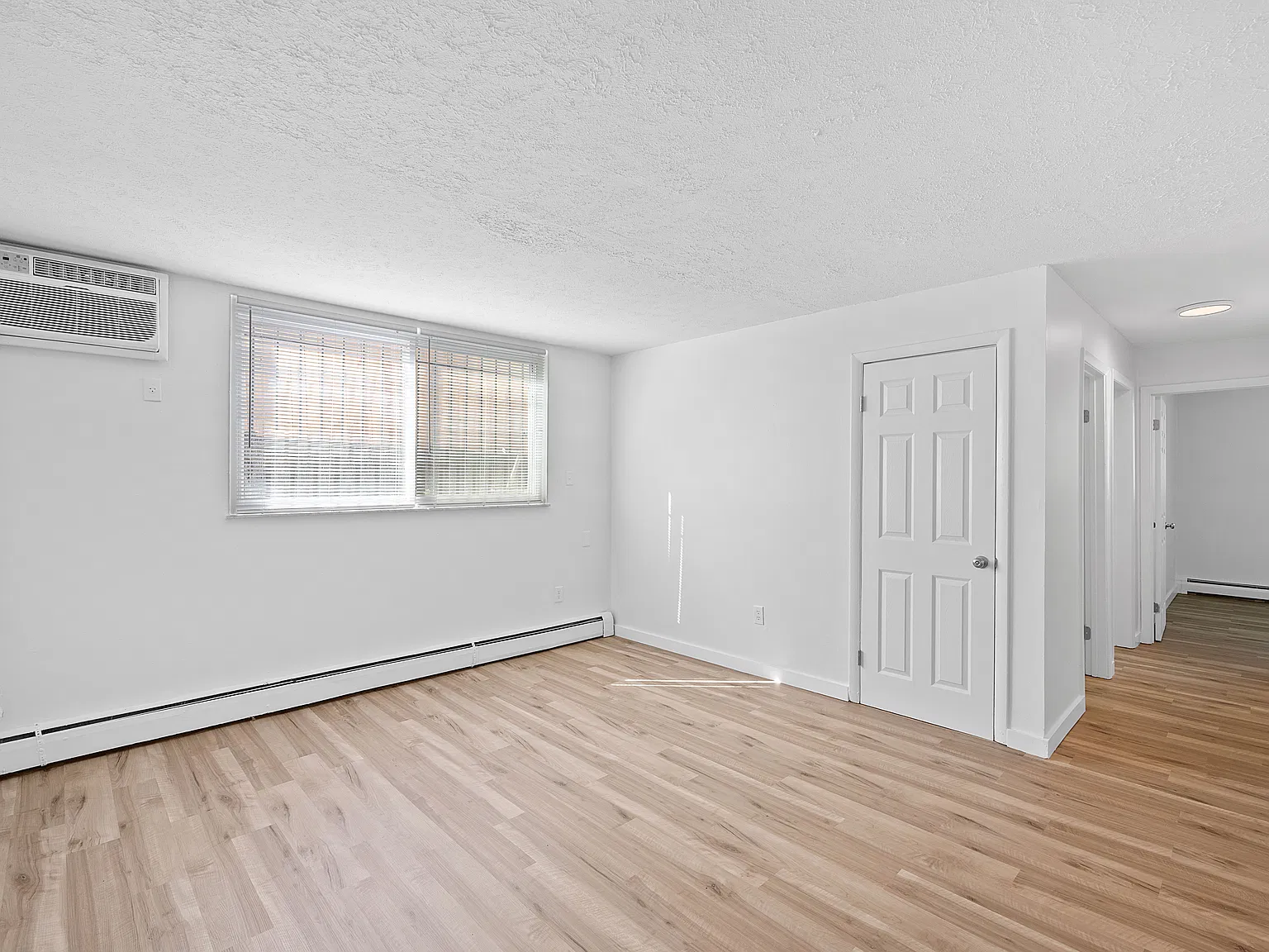 3 bed, $1,250 — Photo 2