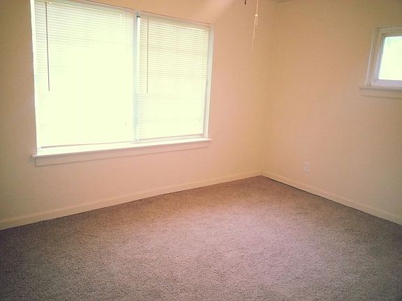 4th image of 1214 Maple Ave