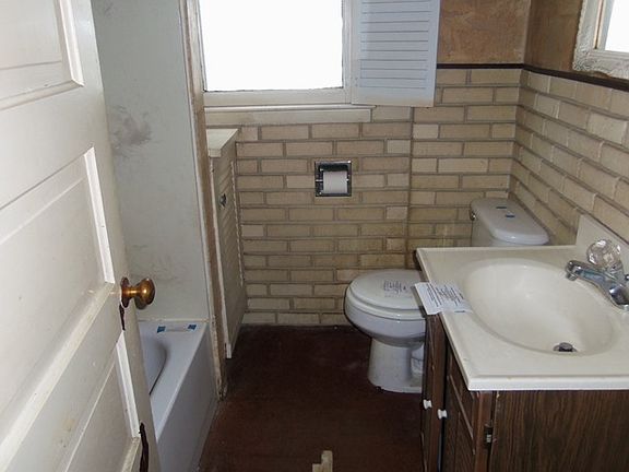 4th image of 1802 Grandview Ave