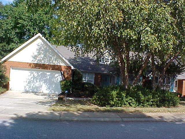 1st image of 116 Orchard Park Dr