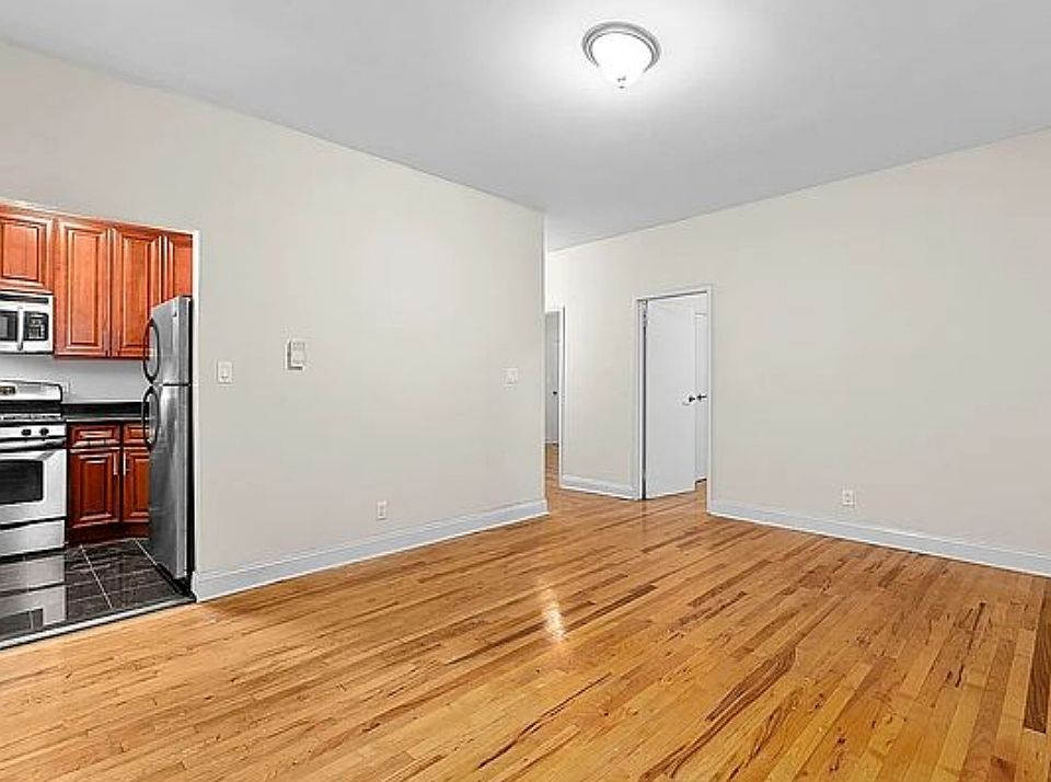 1st image of 150 W 47th St APT 5A