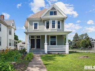 404 W 16th St #1, Davenport, IA 52803