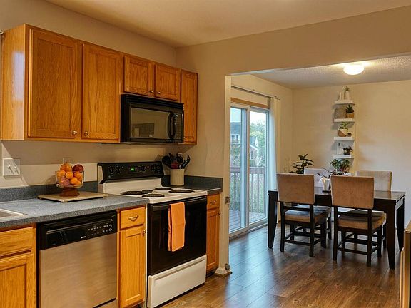 3rd image of 486 Faber St