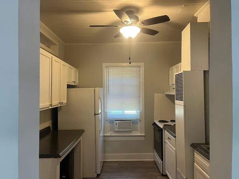 310 N Bennett St — Photo 11