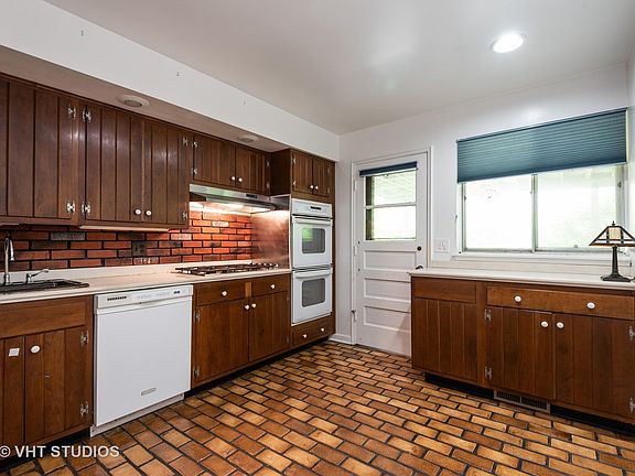 4th image of 8950 Pottawattami Dr