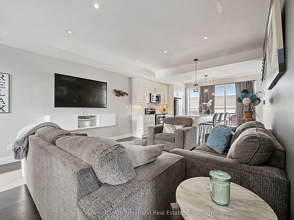 4th image of 32 Arkell Rd #8