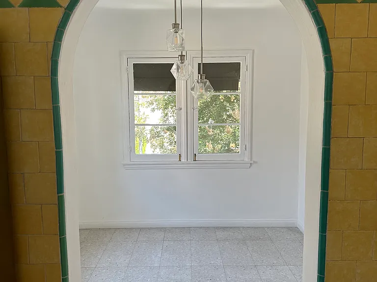 Entrance to eat-in-kitchen nook