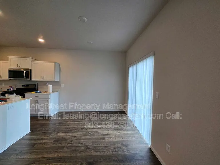 412 Lost Lake St NE — Photo 10