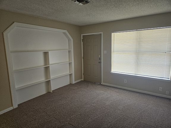2nd image of 221 Kimberly Dr