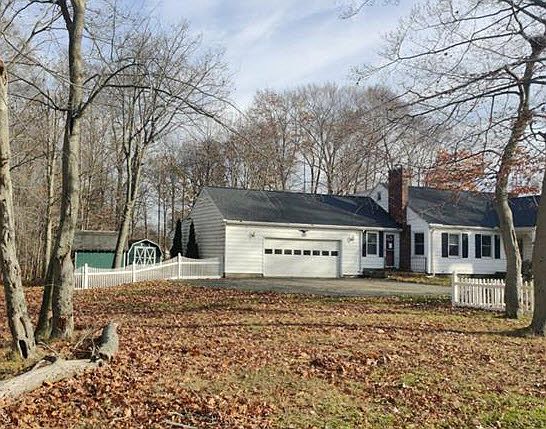 5th image of 8396 Schubert Ave NE
