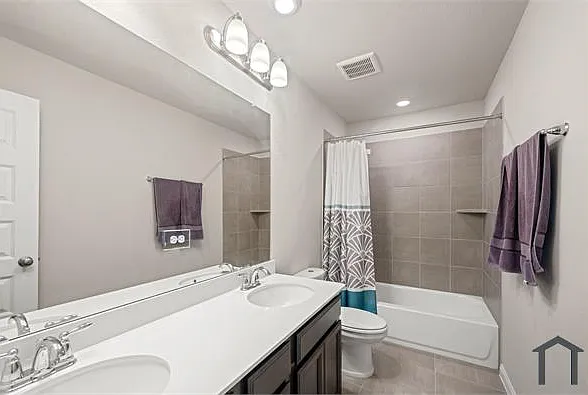618 Ellwood Terrace Ln — Photo 4