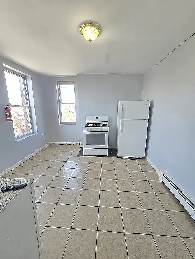 Building Photo - 95 16th Ave #5C