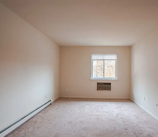 Hyde Park Heights — Photo 13