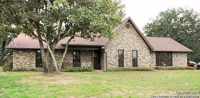 1st image of 110 Whispering Oaks Dr