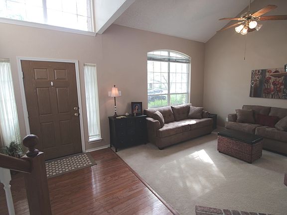 3rd image of 2902 Daisy Ct