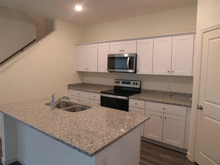 611 Delaware Ave — Photo 12