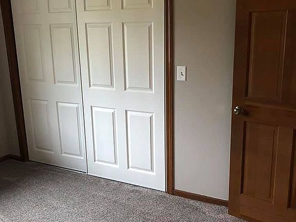 5th image of 718 Shoreland Ct