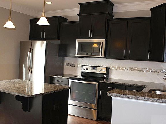 3rd image of 317 Rosapenna Ln