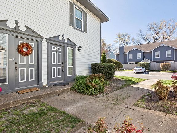 2nd image of 285 Ferdinand Cir