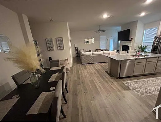 4 bed, 2075 sqft, $3,300 — Photo 1