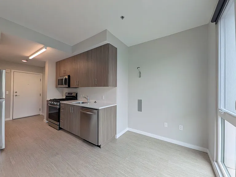 Division 31 Apartments — Photo 3