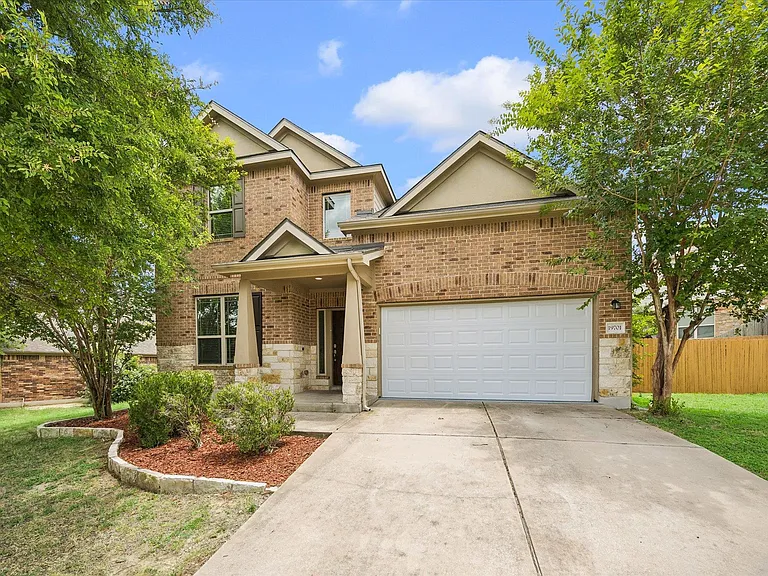 Maiden Grass Dr — Photo 1