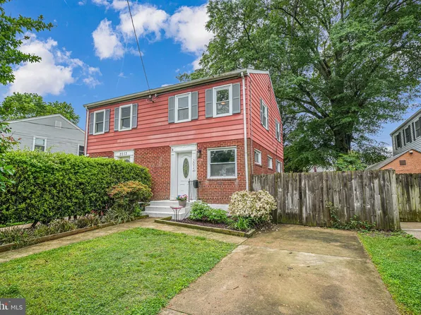 2015 Rollins Dr, Alexandria, VA 22307