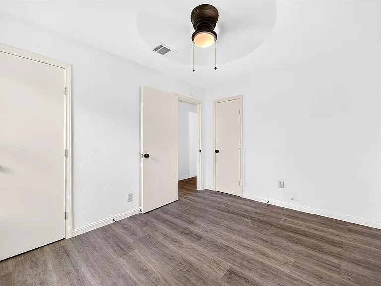 9211 Clearway Dr — Photo 29