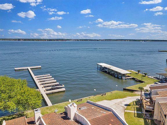 2nd image of 35 Regency Point