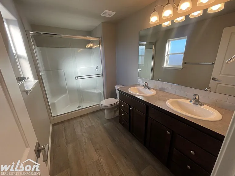 1912 S 62nd Ave — Photo 12