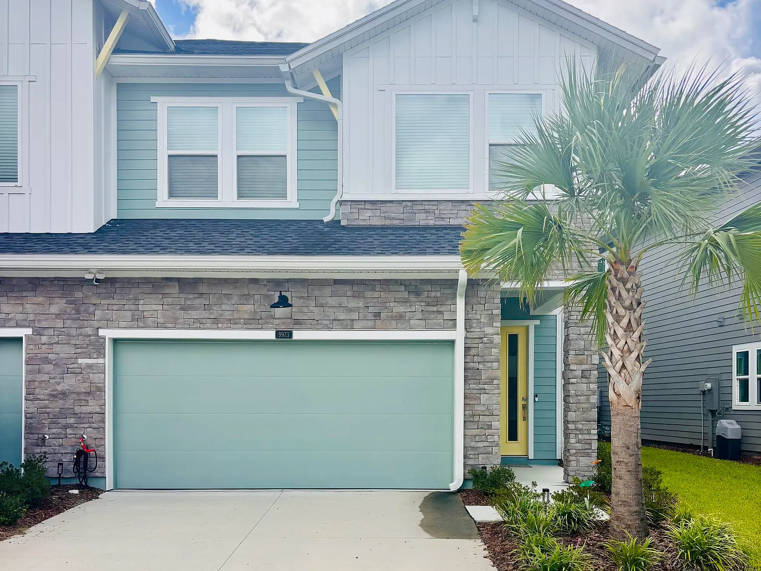 4 bed, 3.0 bath, 2298 sqft, $3,750 — Photo 1