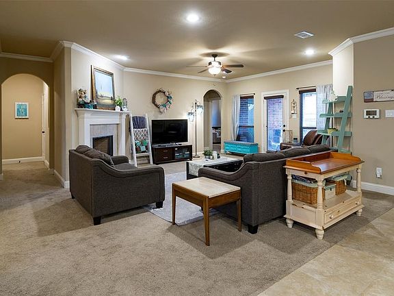 4th image of 312 Audobon Ln